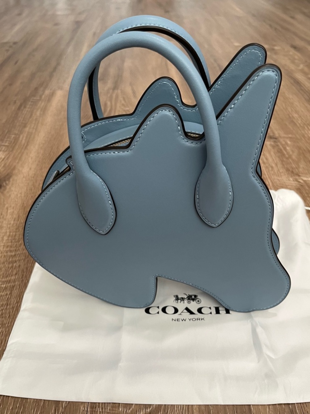 Coach Unicorn Bag
In Regenerative Leather - Picture 2 of 9
